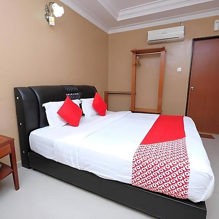 OYO 707 Ayuni Hotel Bangi Exterior foto