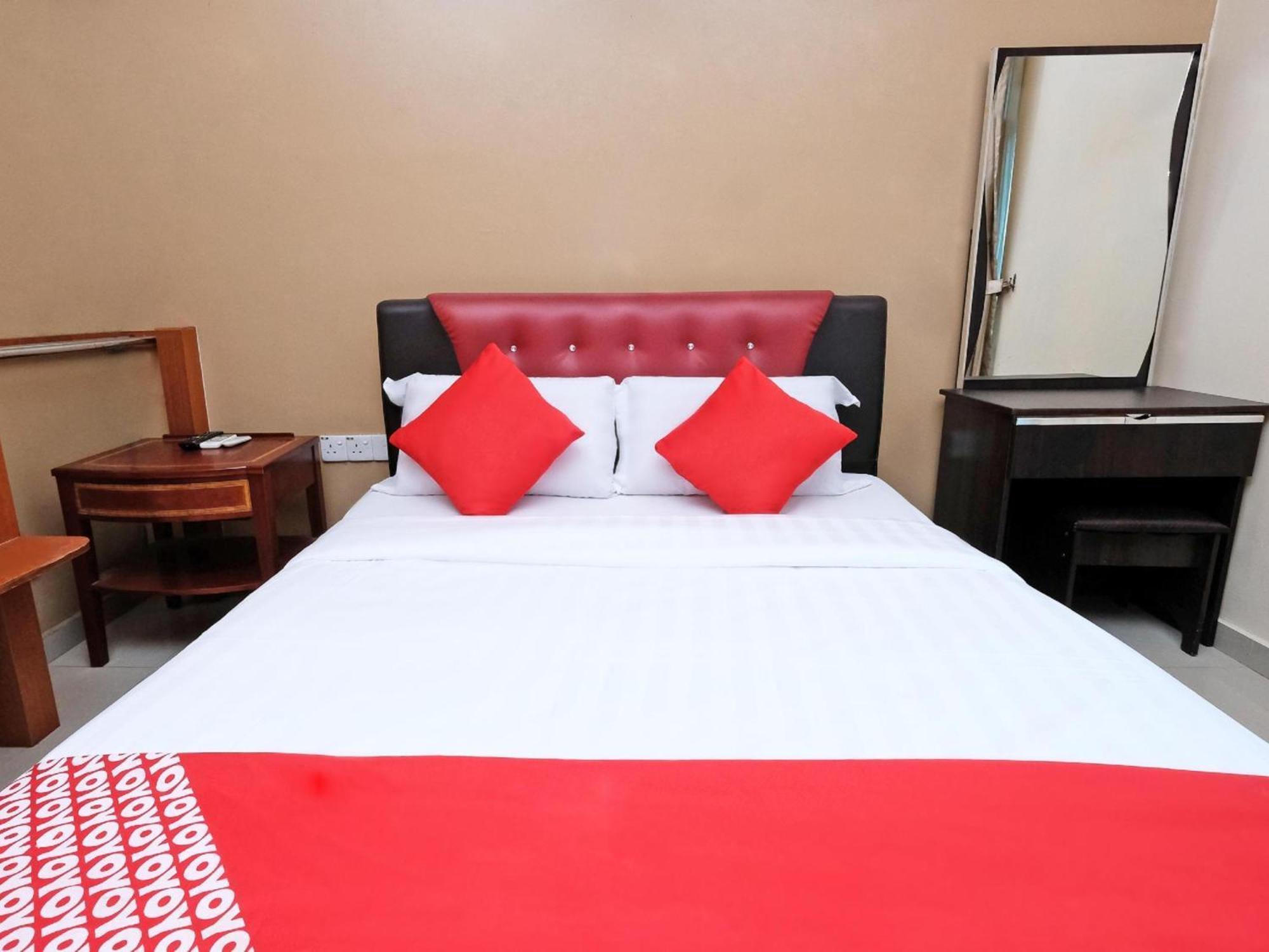 OYO 707 Ayuni Hotel Bangi Exterior foto