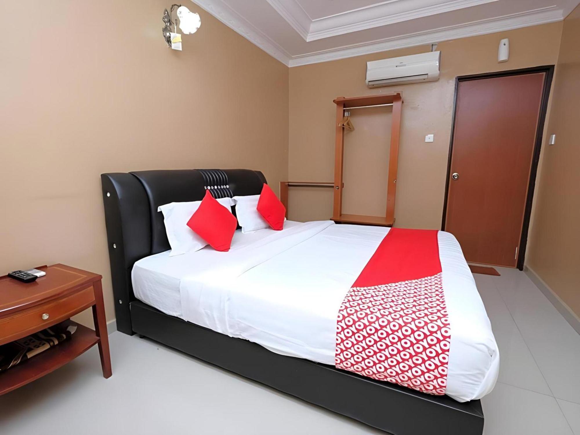 OYO 707 Ayuni Hotel Bangi Exterior foto