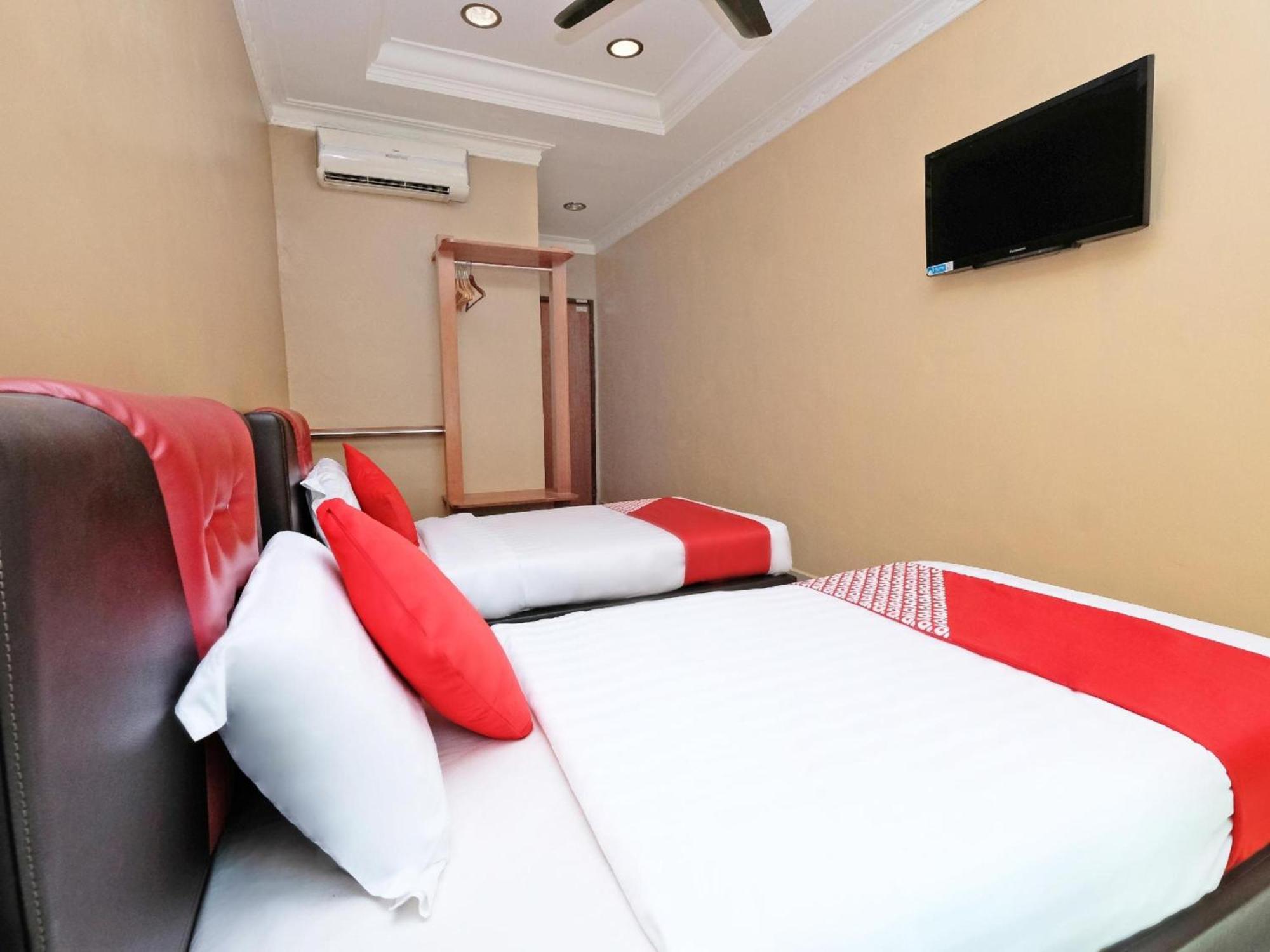 OYO 707 Ayuni Hotel Bangi Exterior foto