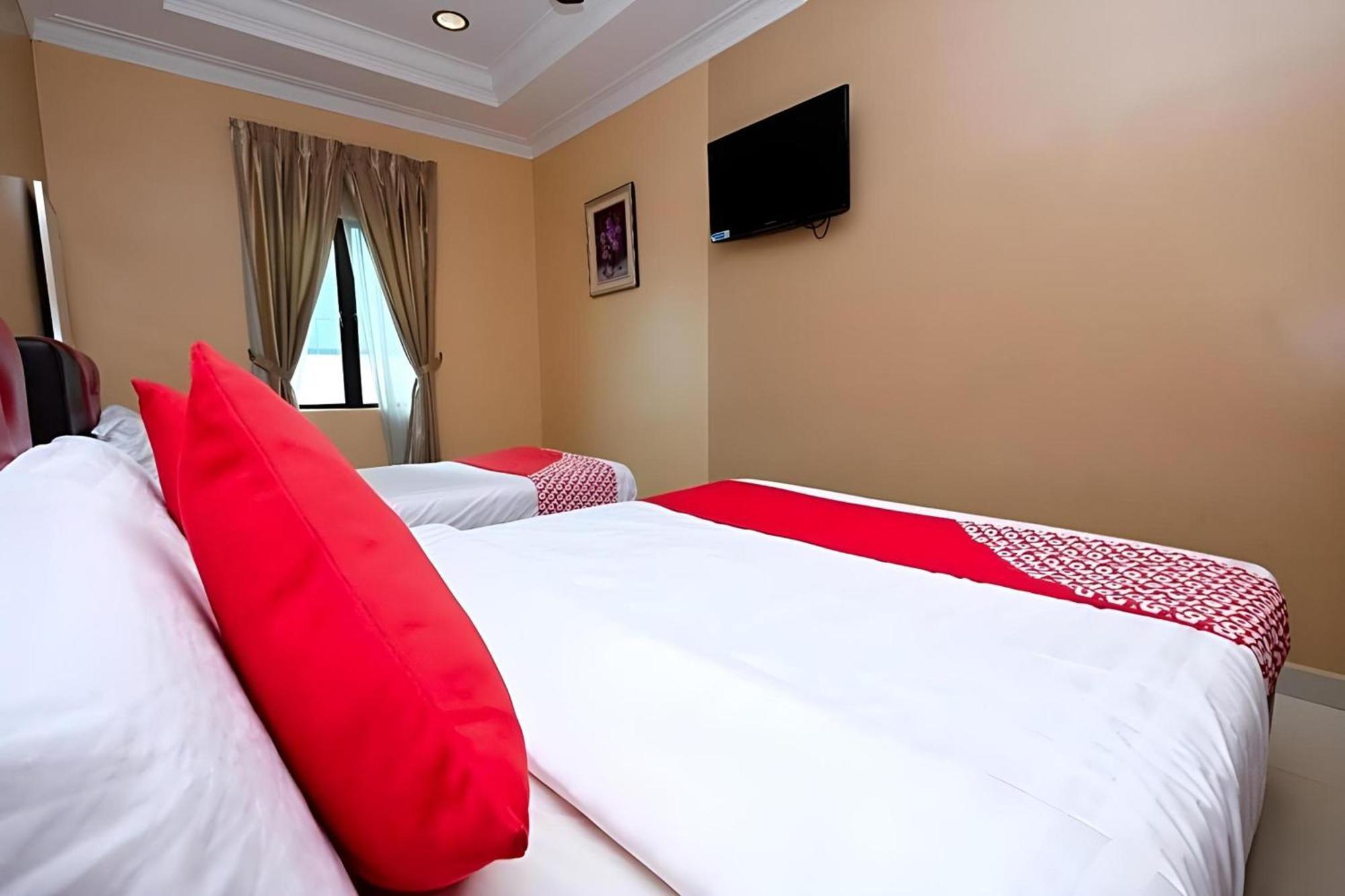 OYO 707 Ayuni Hotel Bangi Exterior foto
