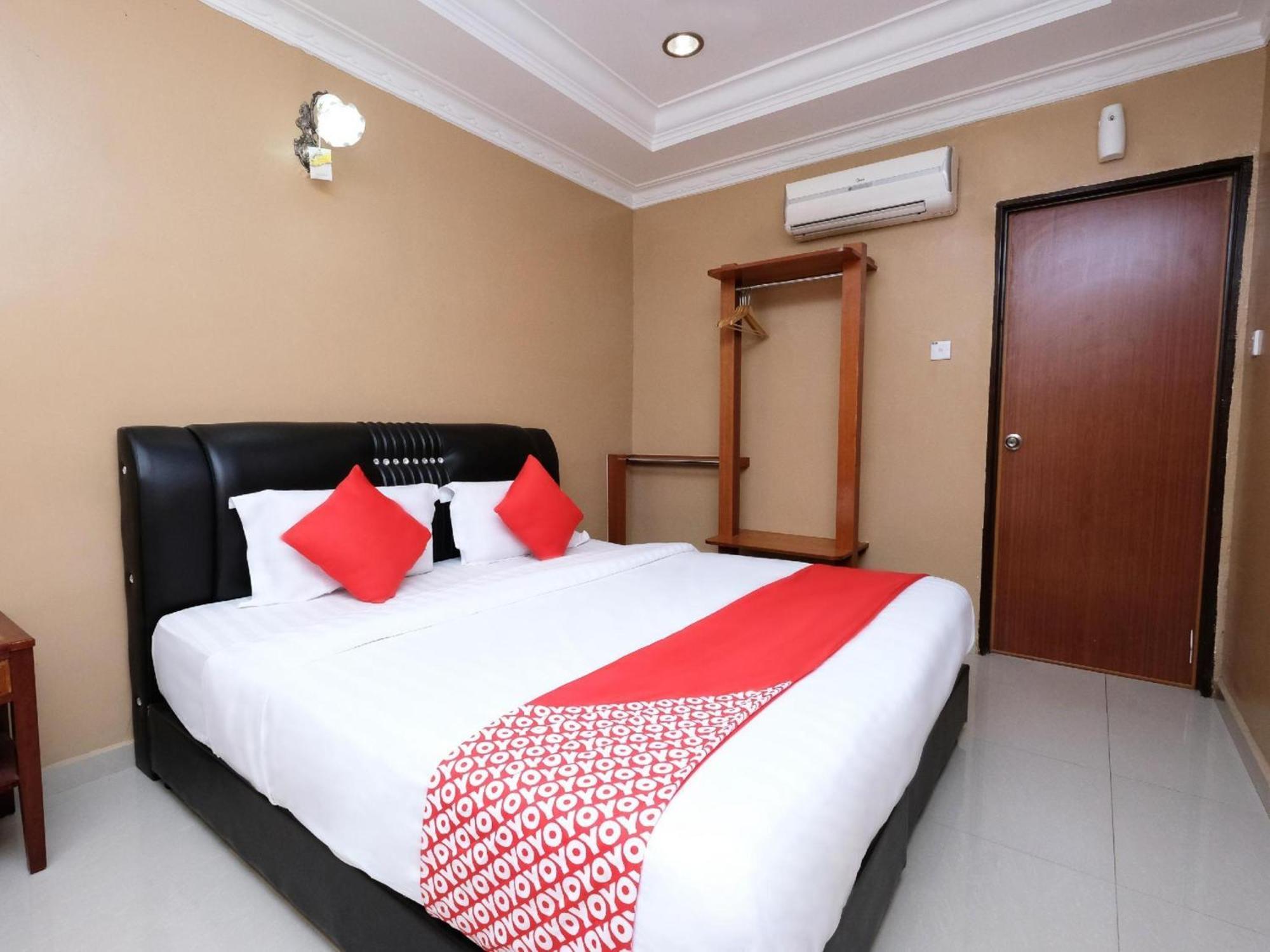 OYO 707 Ayuni Hotel Bangi Exterior foto