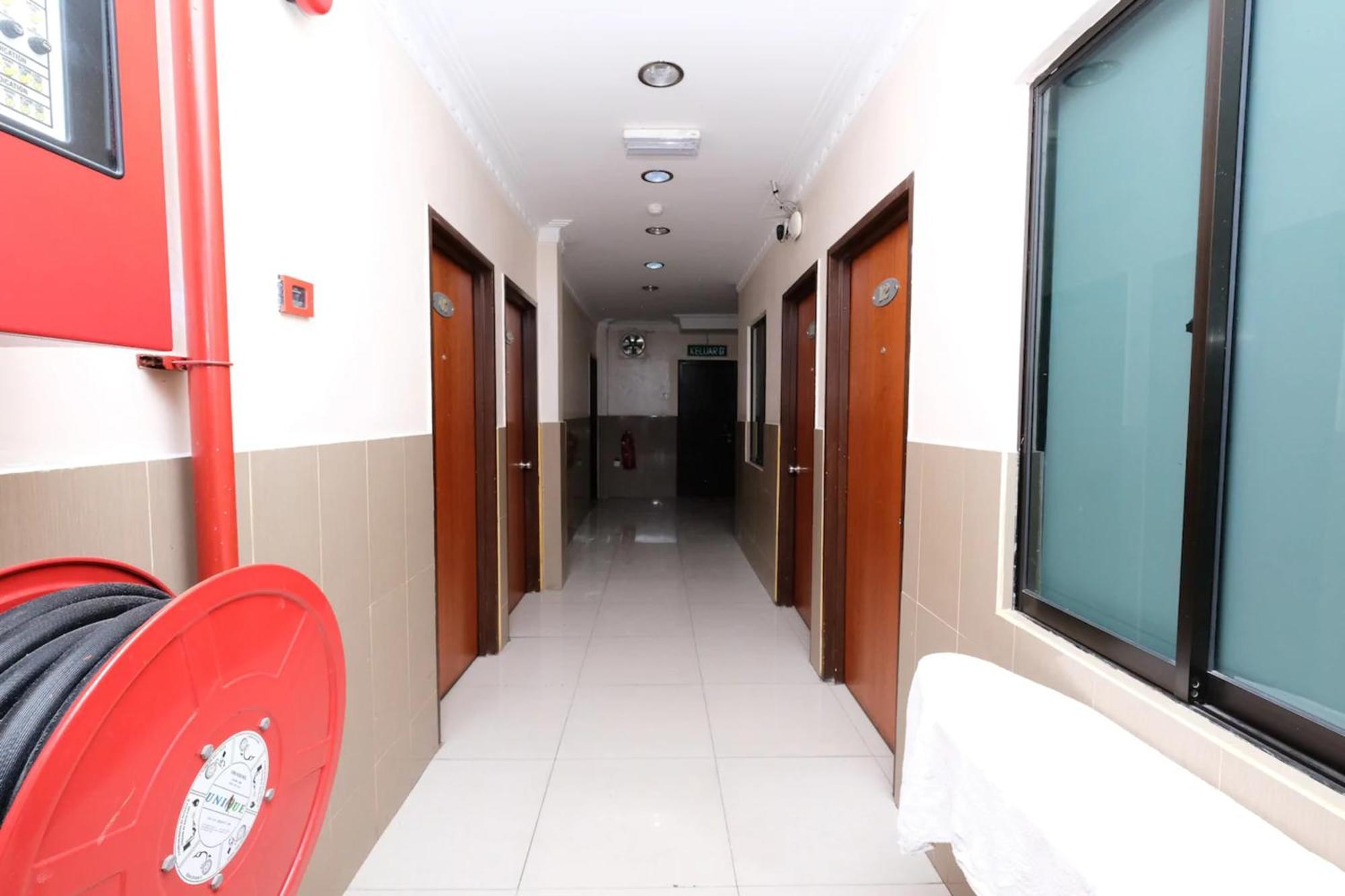 OYO 707 Ayuni Hotel Bangi Exterior foto