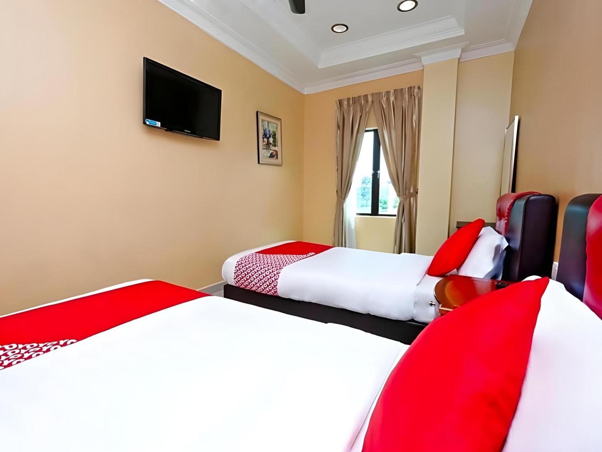 OYO 707 Ayuni Hotel Bangi Exterior foto
